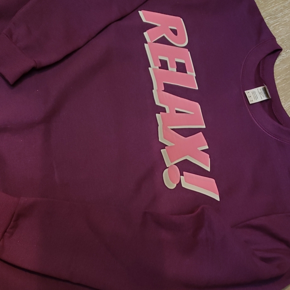 Custom "Relax" Female Sweatshirt - Picture 3 of 4